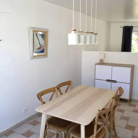 Maison De Plain Pied Sur Jardin Centre בית נופש